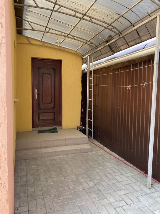 Здам півбудинку на Роменській