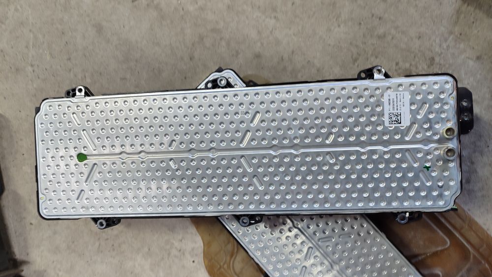 Модулі з батареї  Lucid