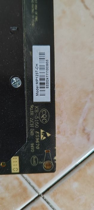 Fonte de tv e outras peças