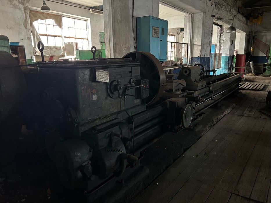 Верстати по металу фрезерні свердлильні токарні винторезні