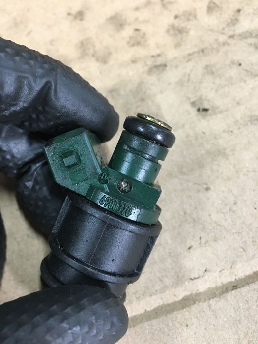 Форсунка Volvo S40. Volvo V40 1.6 1.8 2.0 БЕНЗИН (1995-2004 р.в.).