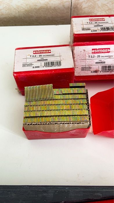 pistola de prego pineumatica bem conservada com 12 mil pregos