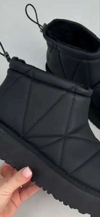 Жіночі зимові угги. Розпродаж