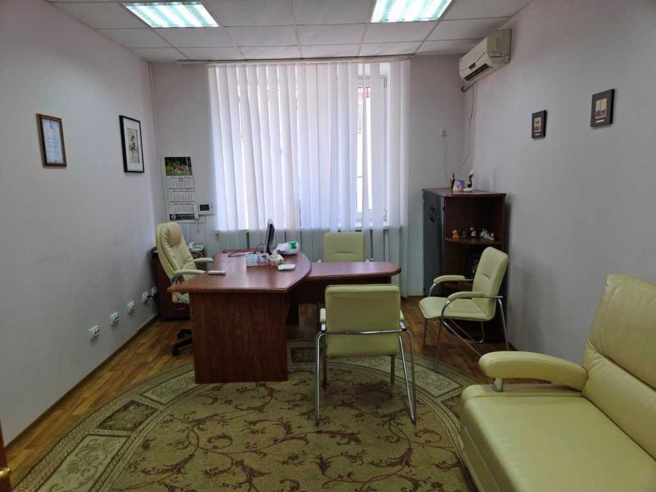 322 м2, офіс, Центр міста, 1 поверх.