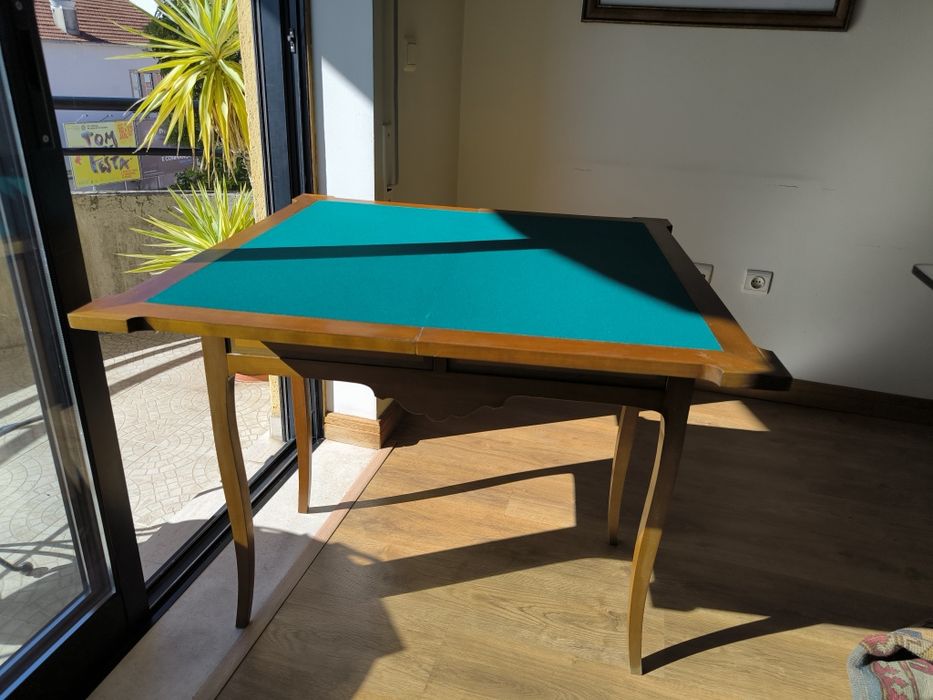 Mesa de jogos c/ embutidos na madeira com 2 gavetas