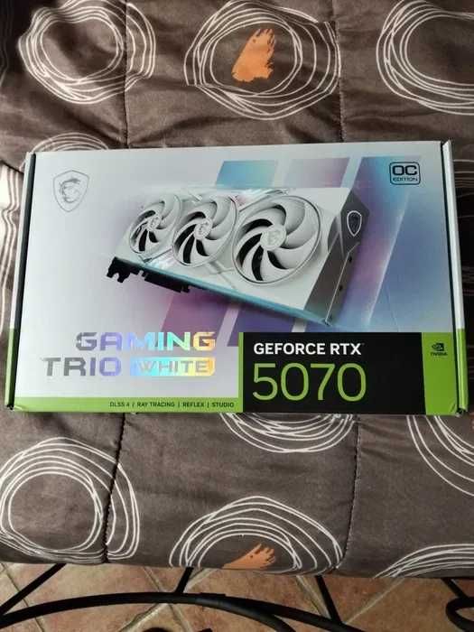 RTX 5070 12GB msi gaming trio oc white