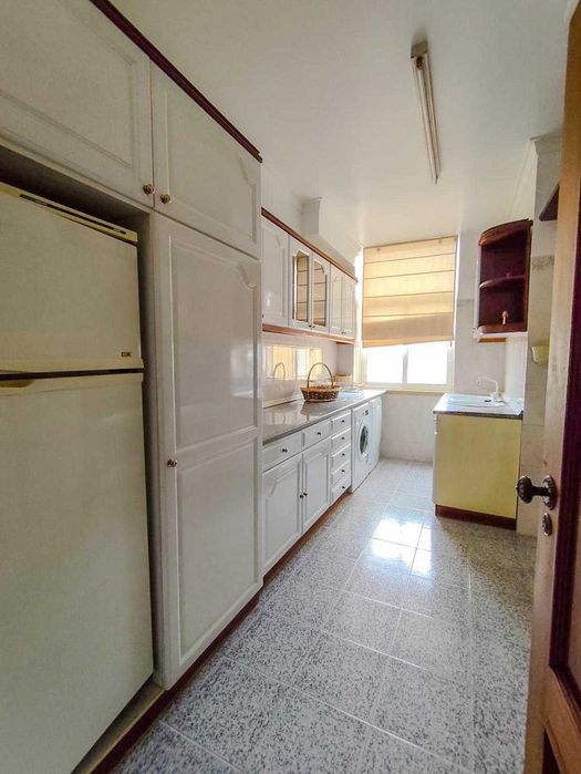 Apartamento T1 para arrendar Campo grande- Alvalade