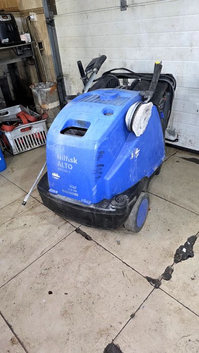 Професійна мойка KARCHER с нагревом воды ВЫСОКОГО ДАВЛЕНИЯ