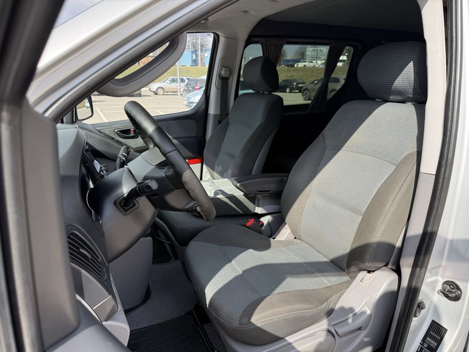Бус Hyundai H-1 (2009) Пасажир 9 місць, торг, обмін, лізинг, кредит