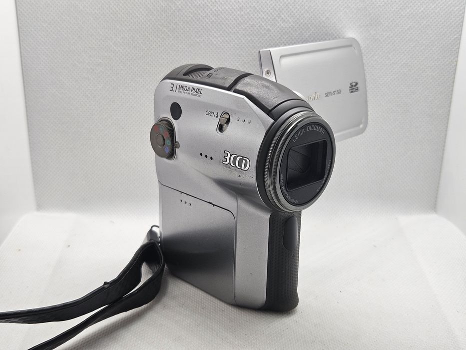 Panasonic SDR-S150 відеокамера на SD-картах ,робоча (комплект)