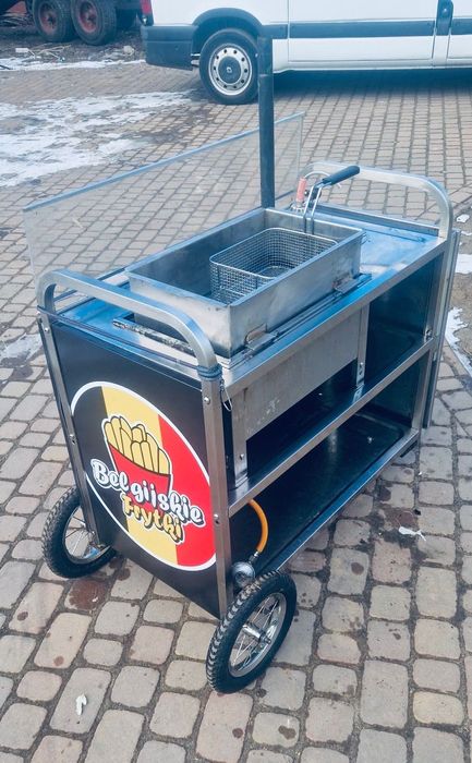 Mobilny wózek  gastronomiczny z frytkownica.