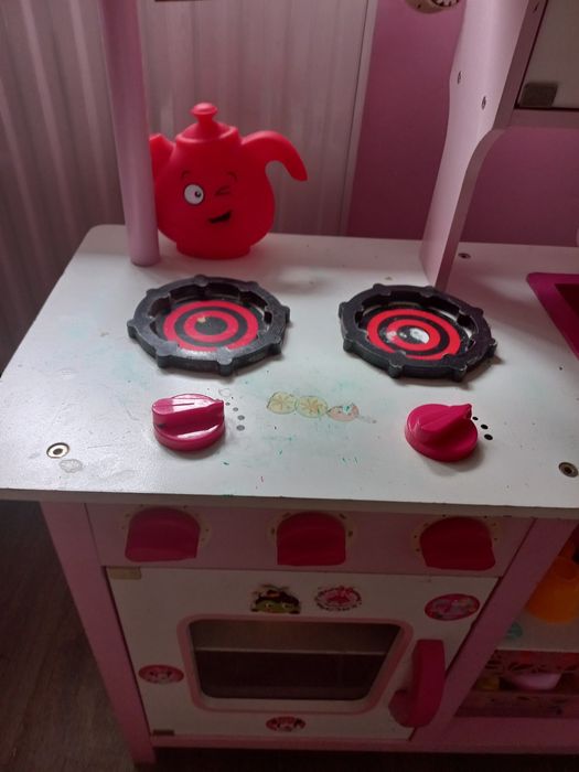 Kuchenka z wyposażeniem