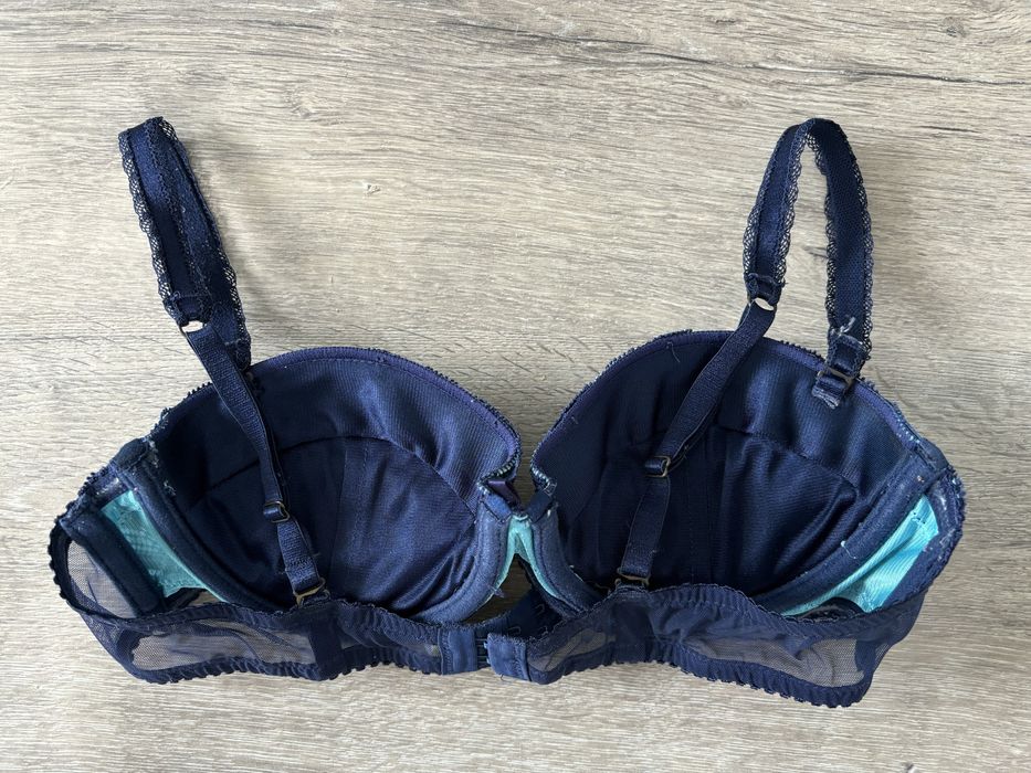 Biustonosz 75B atmosphere