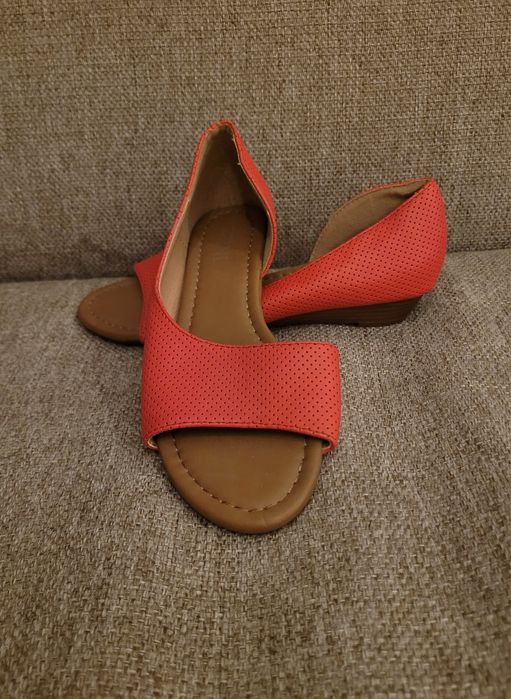 Różowe klapki (Jeeini, 36)