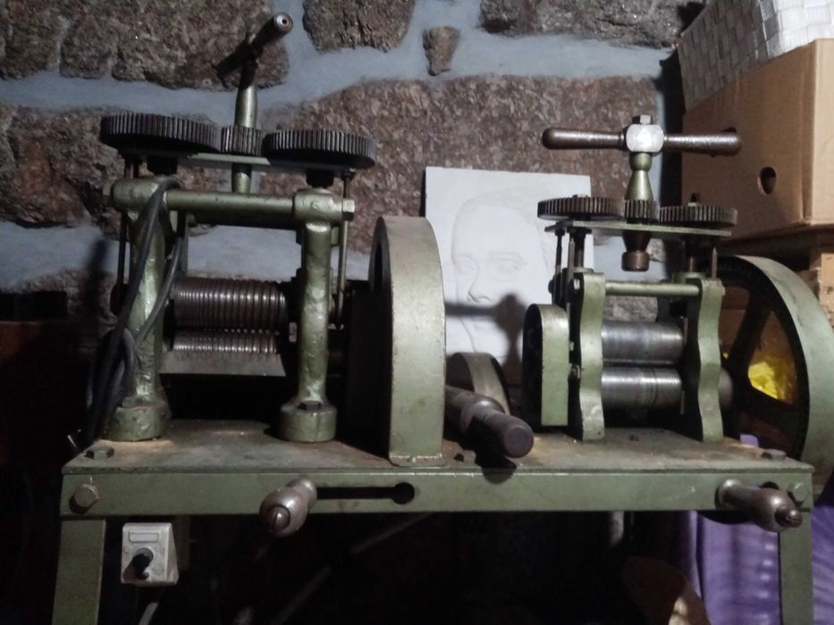 Laminador/trefilador e máquina de esferas monofásico