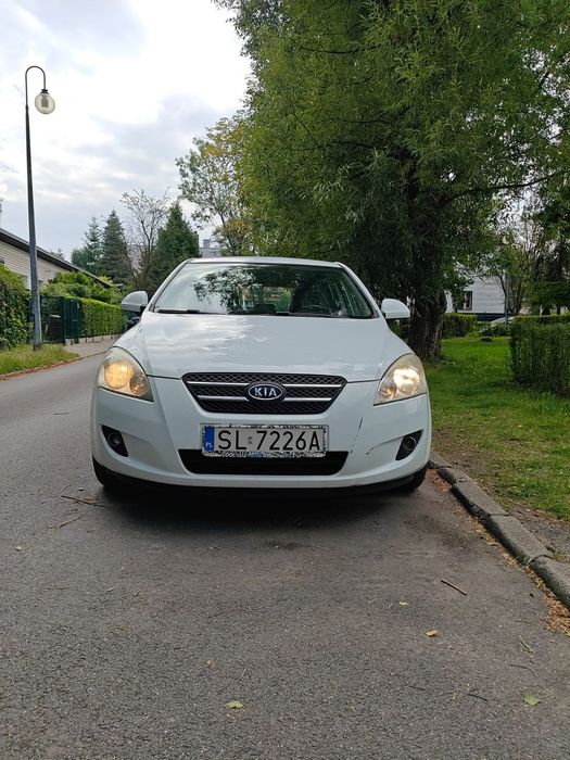 Kia Ceed Sprzedam samochód Kia Cee'd z 2008 roku.