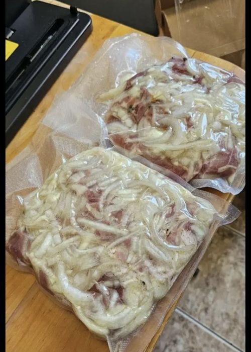 Вакууматор кухонний + 10 пакетів в комплекті.