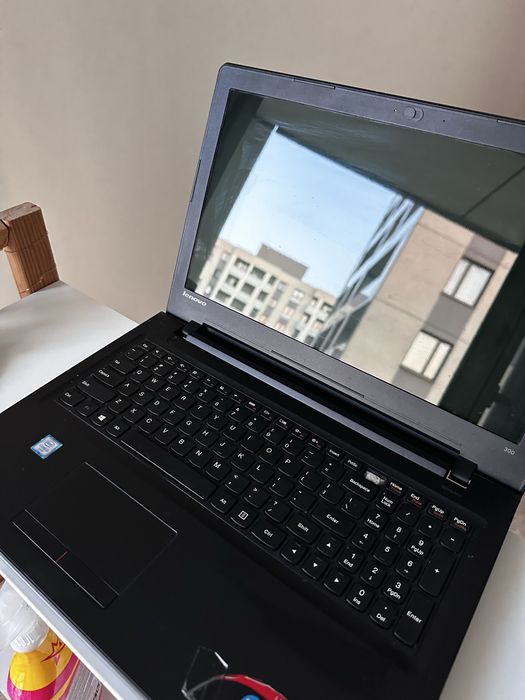 Laptop lenovo ideapad 300-15 ISK