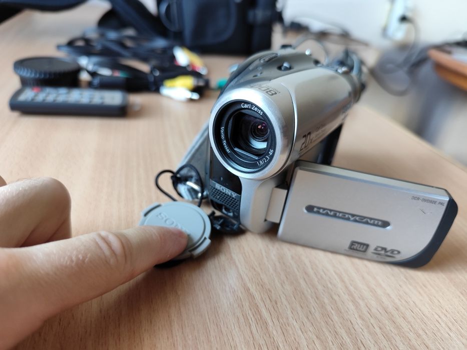 Sony DCR-DVD92E / Zoom 800x / Carl Zeiss оптика