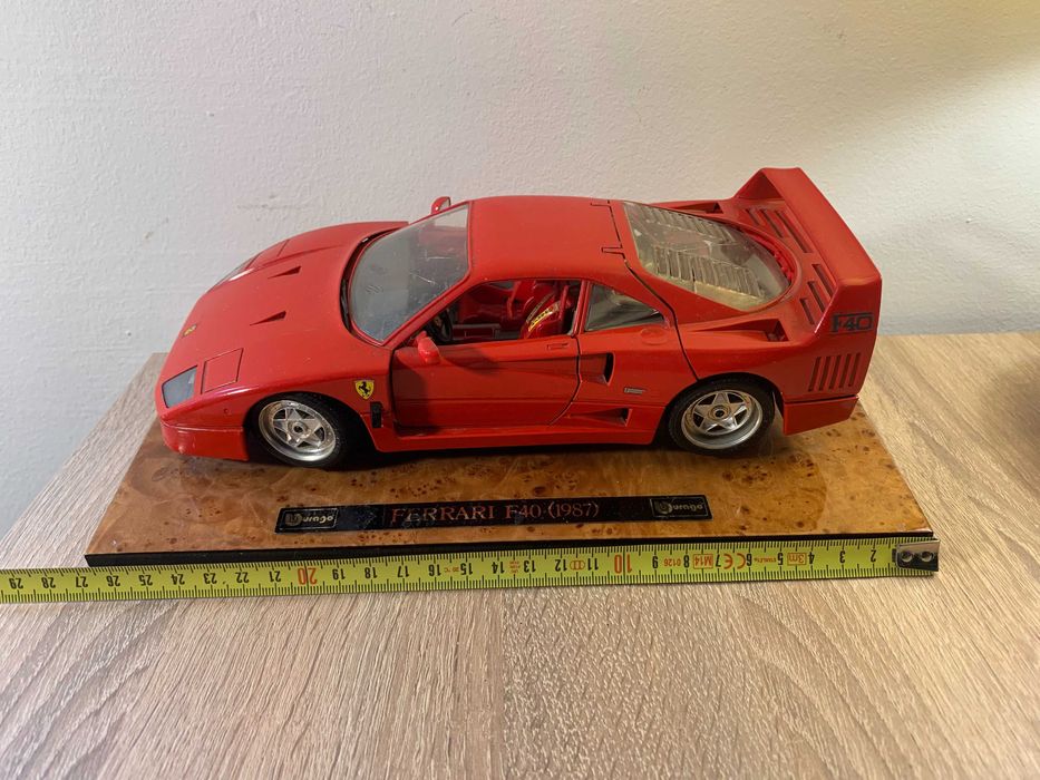 Bburago 1987 Ferrari F40 czerwony skala 1:18 model samochodu