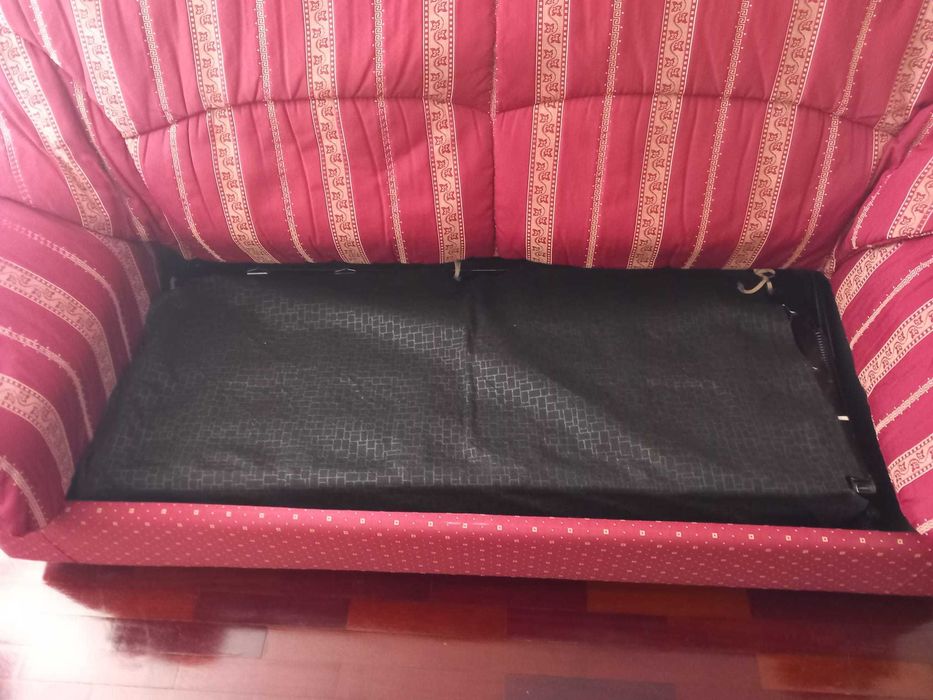 Sofá Cama Vermelho Confortável
