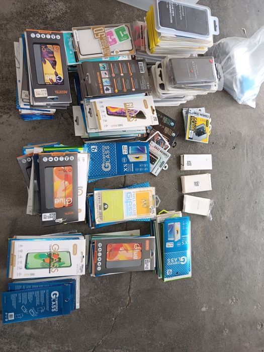 Lote / Stock de Acessórios para Telemóvel + Tinteiros (Películas, Capas, Baterias)