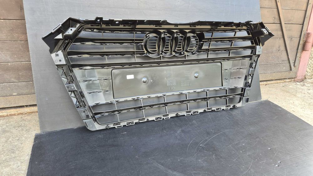 Atrapa chłodnicy GRILL Audi A4 B9 8W0 8W 15-19 BLACK OE ORYG. NOWA !!