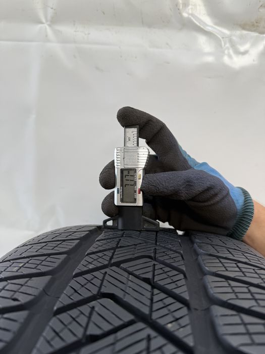 255/40/21 Pirelli Scorpion Winter 102V