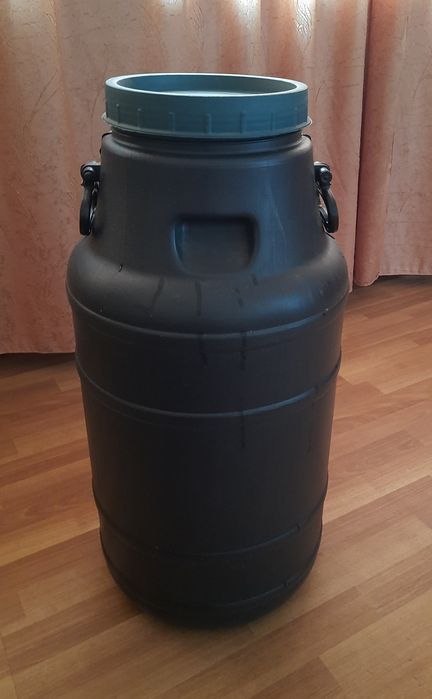 Продам бак пластмасовый. Новый.