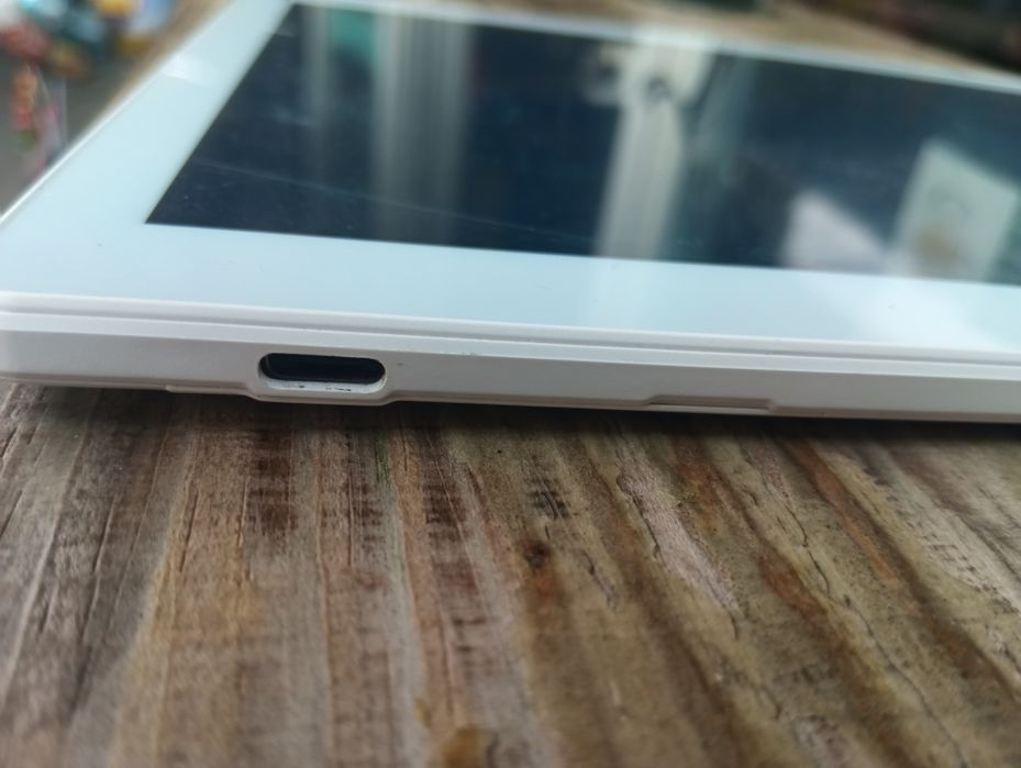 Надійний планшет Samsung Note Tab з Sim картою
