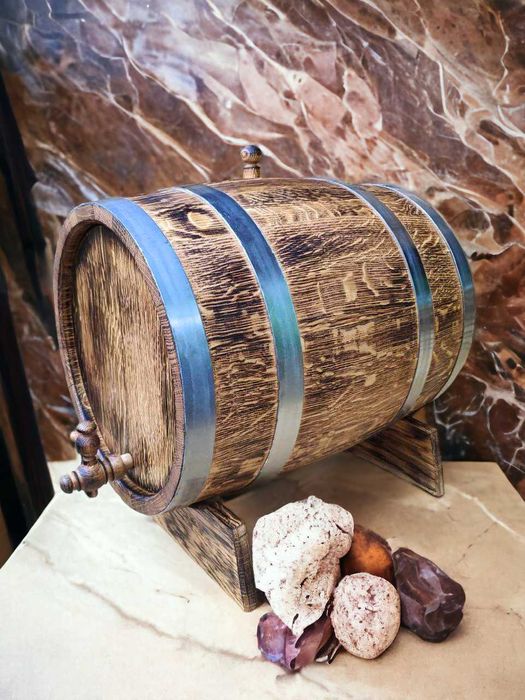 Бочки  дубовые бочка дубовая для алкоголя вина виски коняка самогона
