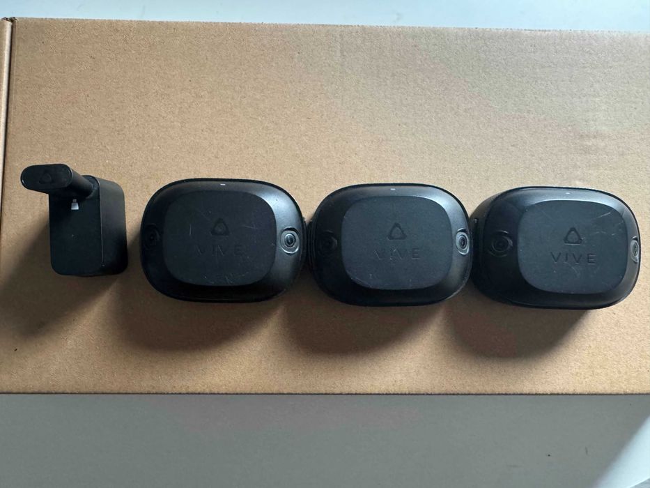 HTC VIVE Ultimate Tracker 3+1 Kit