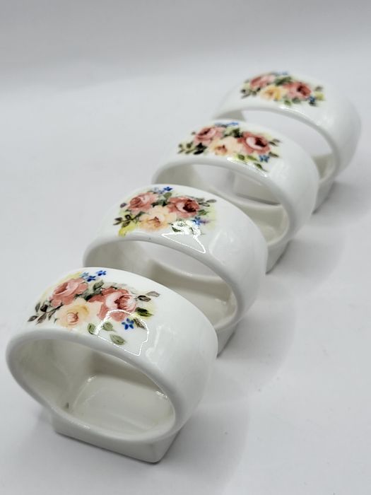 Porcelanowe serwetniki, 4 szt.