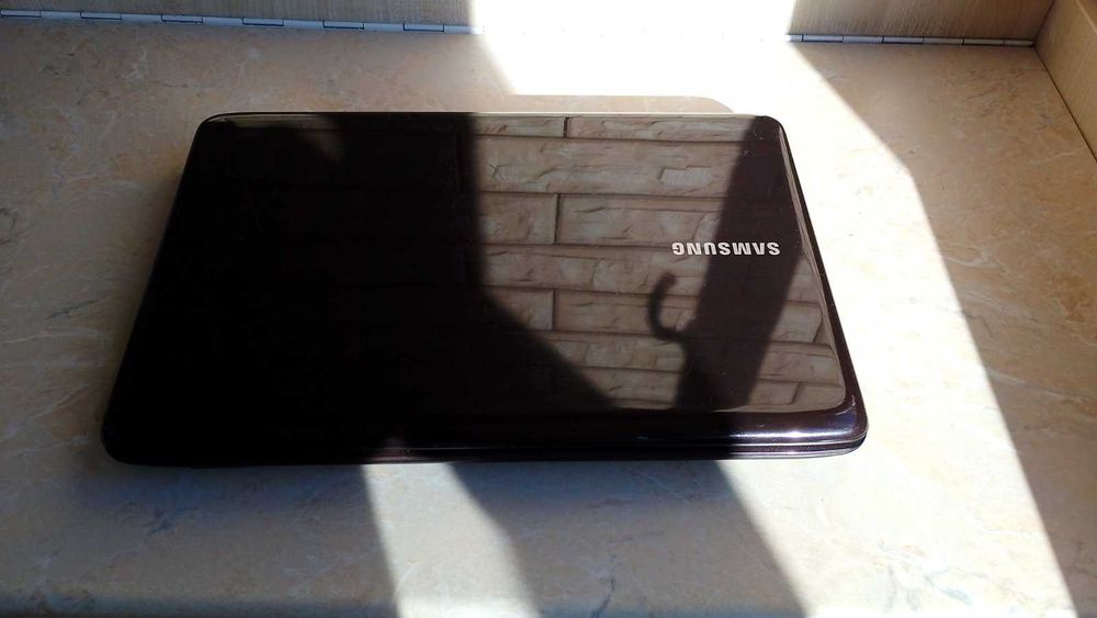 Ноутбук Samsung R540 (на запчасти или восстановление)
