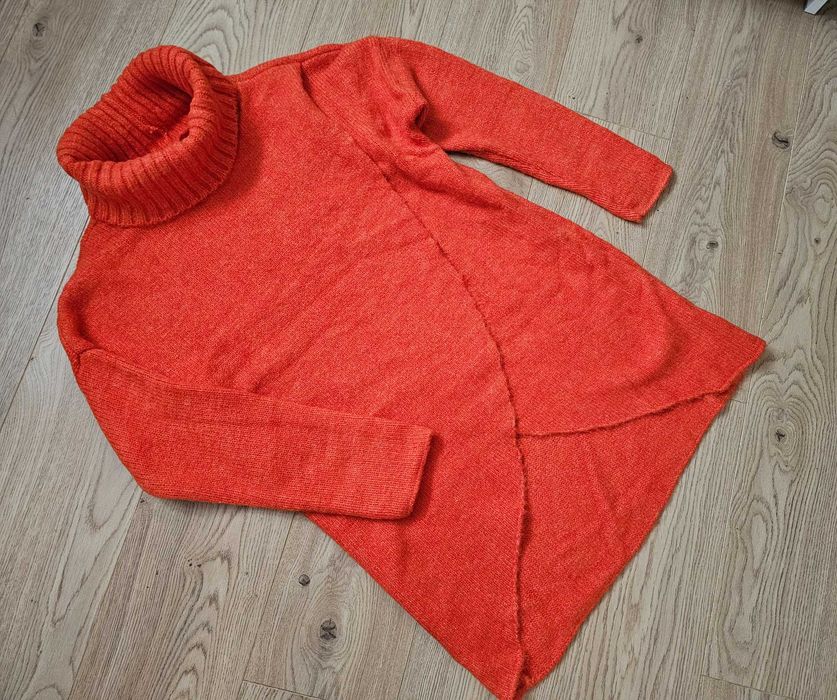 Sweter damski długi z golfem