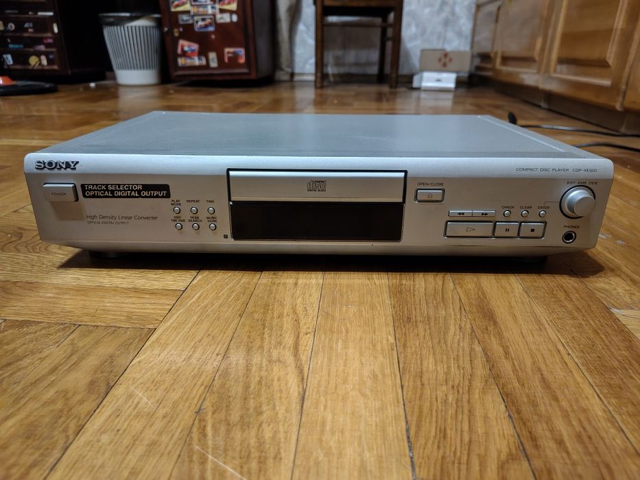 Продам Sony CDP-XE500