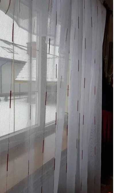 Biała w prążki wrzos (fiolet) wys.300 x160 cm firanka siateczka