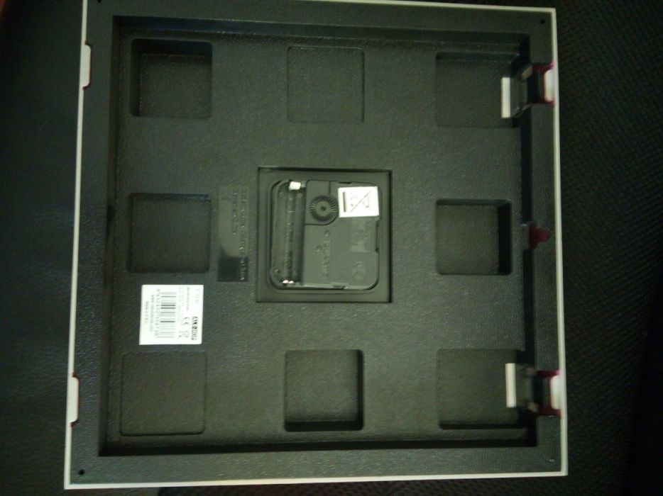 Moldura com relógio