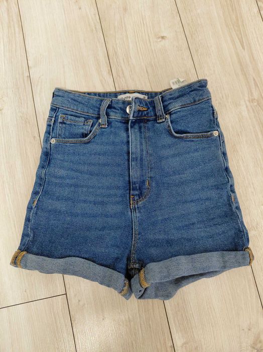 Krótkie jensowe spodenki dla nastolatki