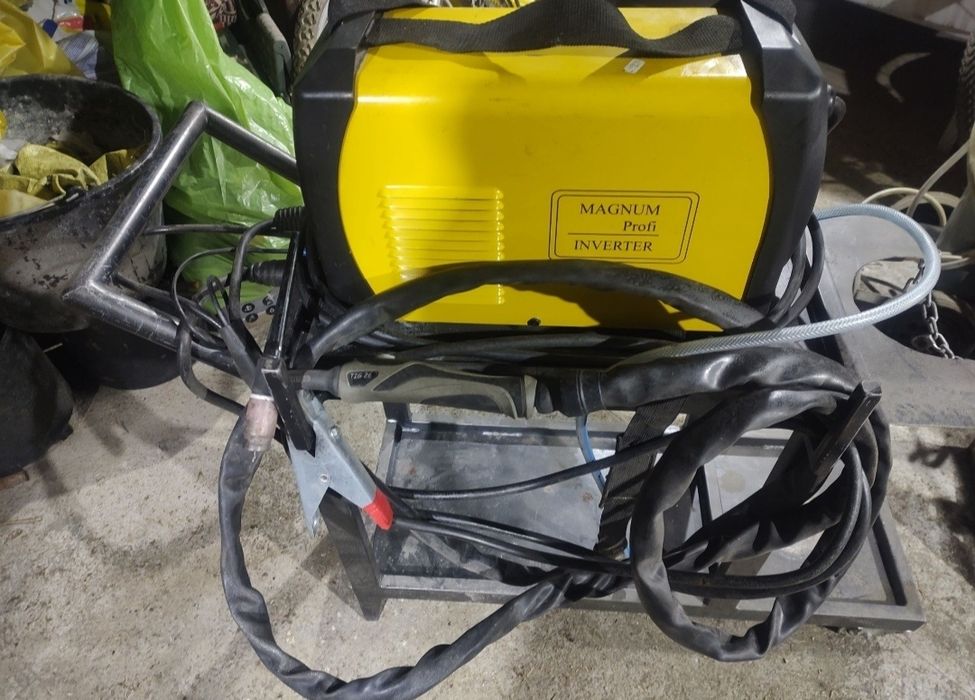 Tig thf 220s AC/DC z wózkiem