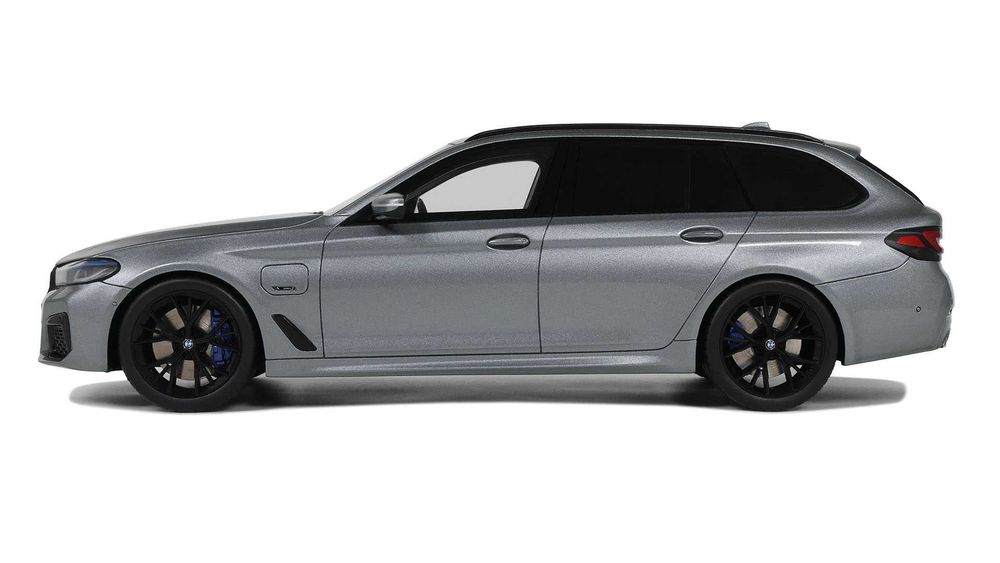 1:18 GT Spirit BMW 530E XDrive M Sport Touring 2023 greymetallic GT485