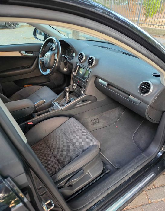 Audi A3 Sportback 1.4 TFSI Ambition (Equipado com CarPlay/Android Auto)
