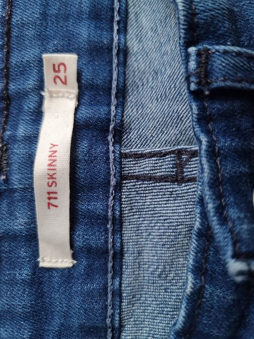 Levis jeansy damskie