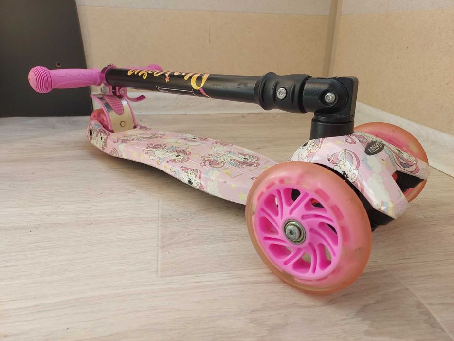 Самокат дитячий, Майже новий, Каталися 5 разів