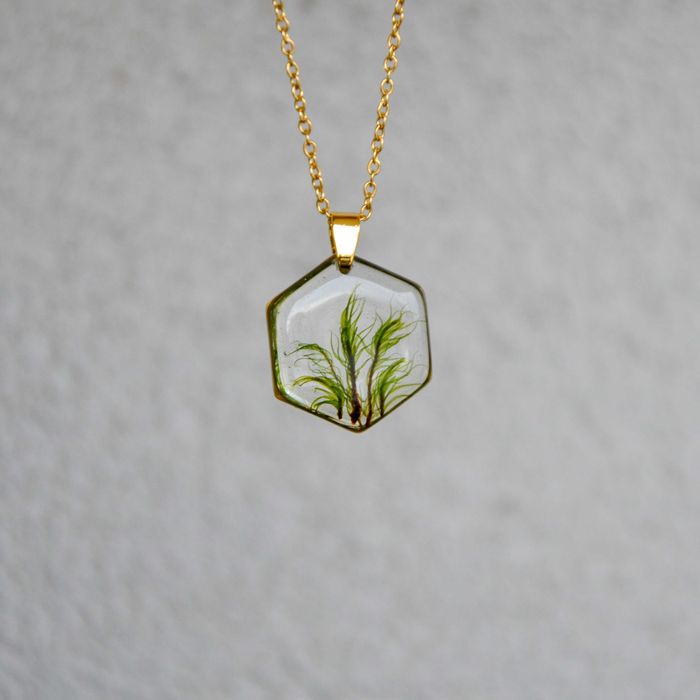 Wisiorek heksagon z mchem