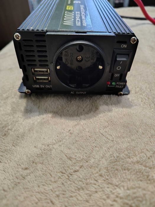 Продам інвертор 12v на 220 v, 2000 w без чистого синуса.