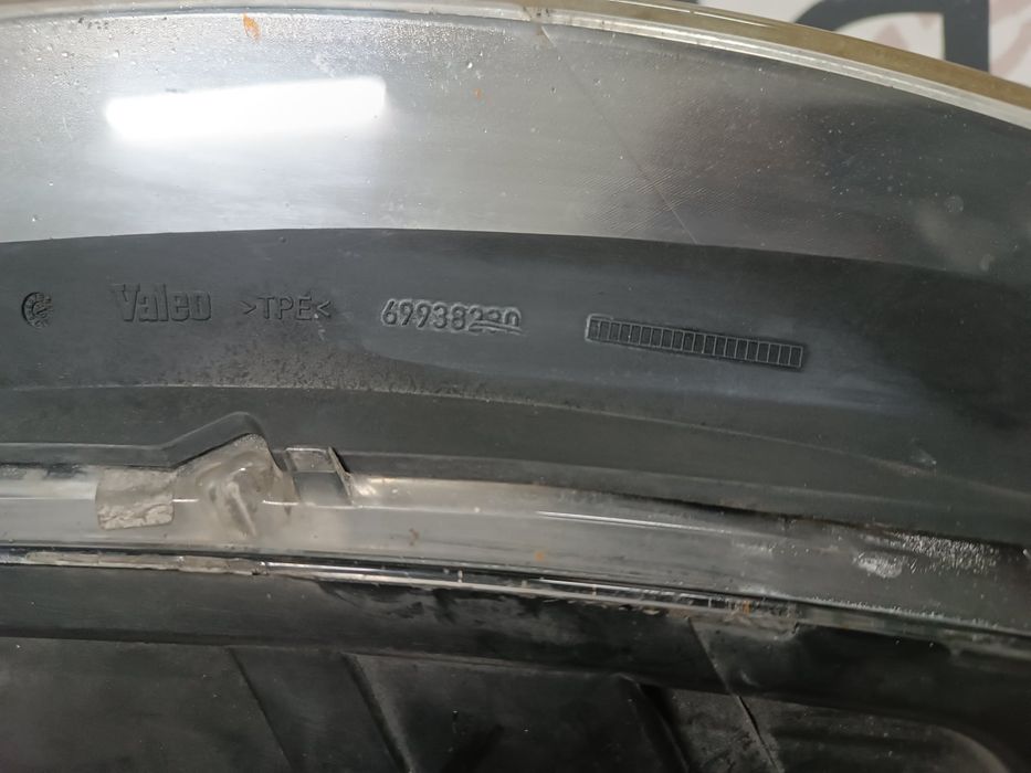 Ótica / Farol Esquerdo AUDI A4 B6 - 89305690