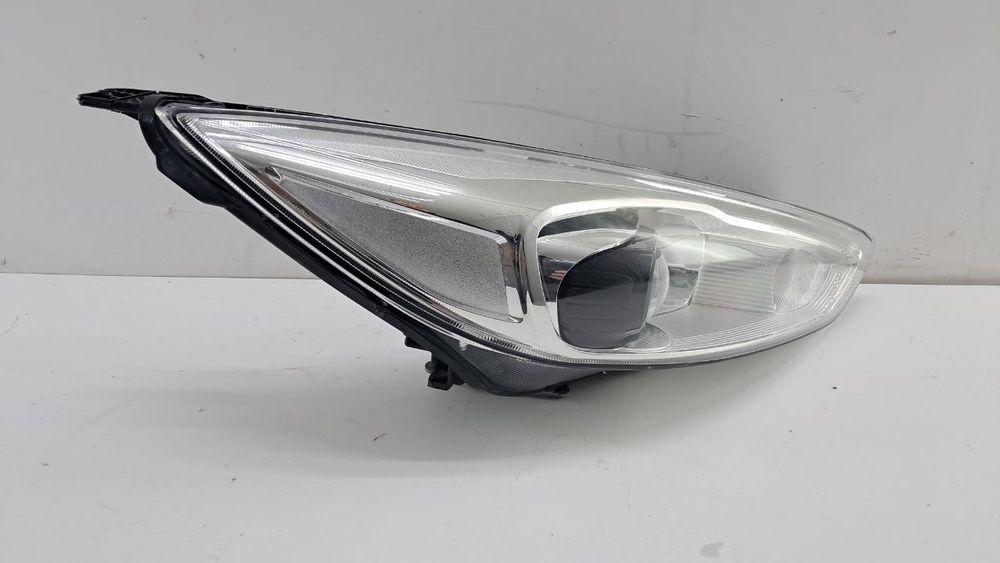 Фара правая Ford Focus 2015-2018 F1EB13D154AC