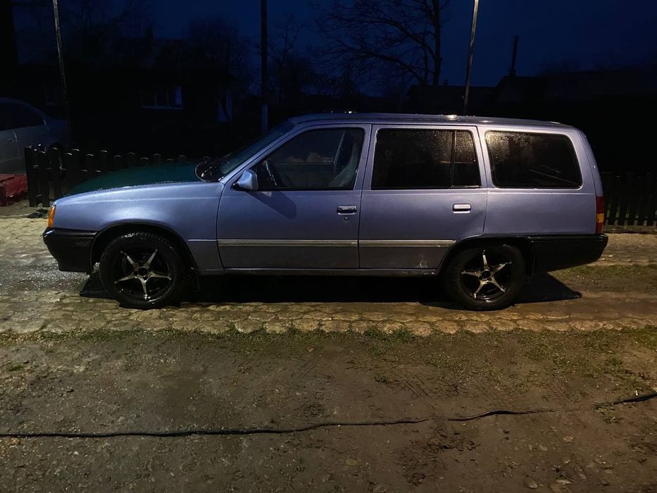 Продам Опель  находу