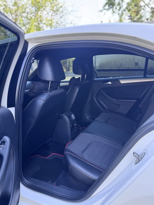 Volkswagen Jetta 6 2.0 GLI